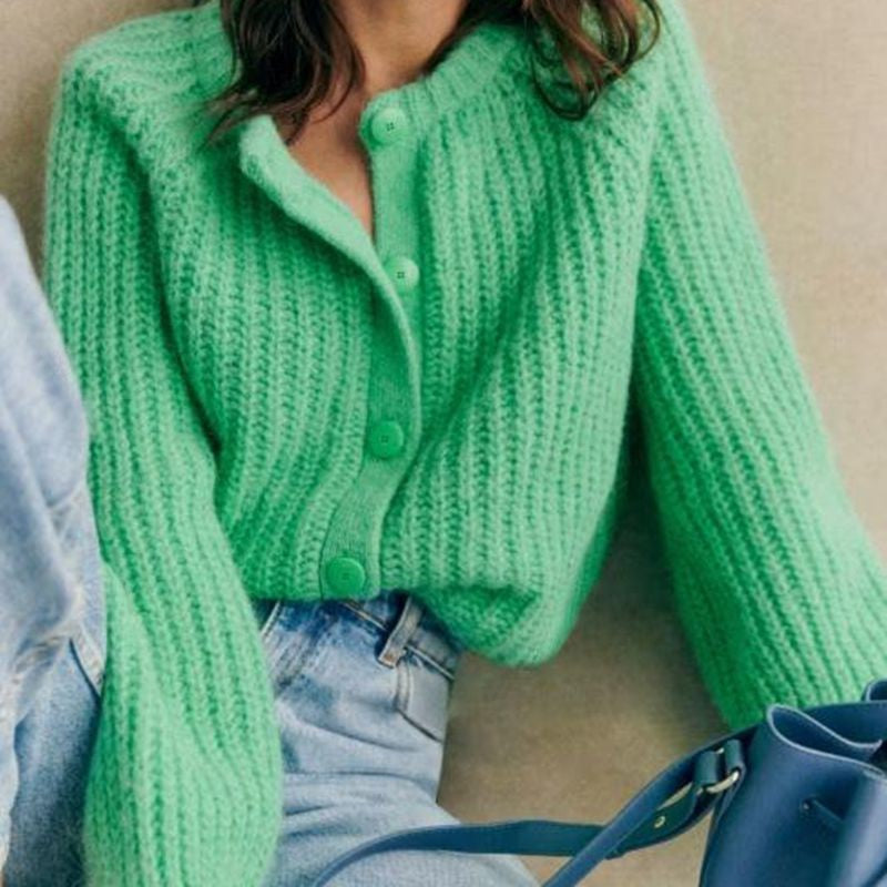 Elegant Knitted Women’s Cardigan with Loose Fit & Comfortable Style